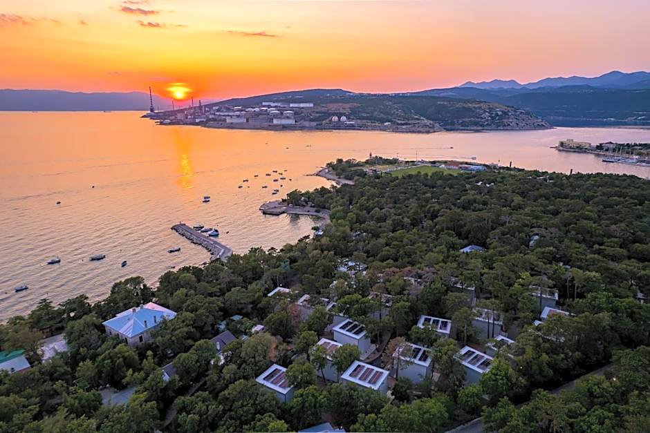 Holiday Homes Oštro