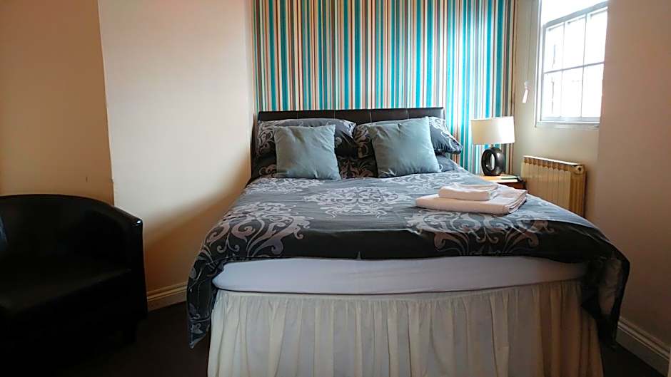 The Three Horseshoes