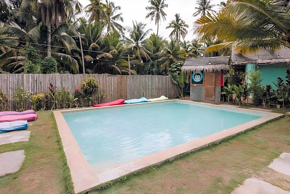 Mad Monkey Hostel Siargao