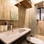 205 Zocalo Cathedral 2bdrmB 2Bath fits 10 AC Apt