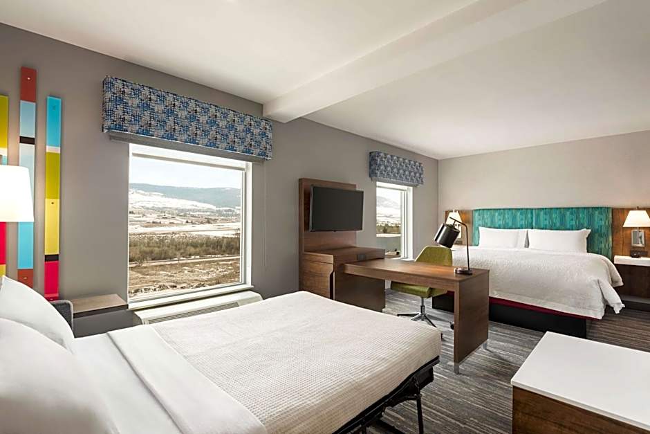 Hampton Inn & Suites Kelowna, British Columbia, Canada