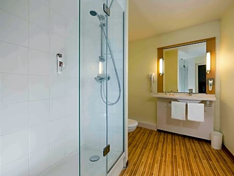 Standard Room with 1 double bed