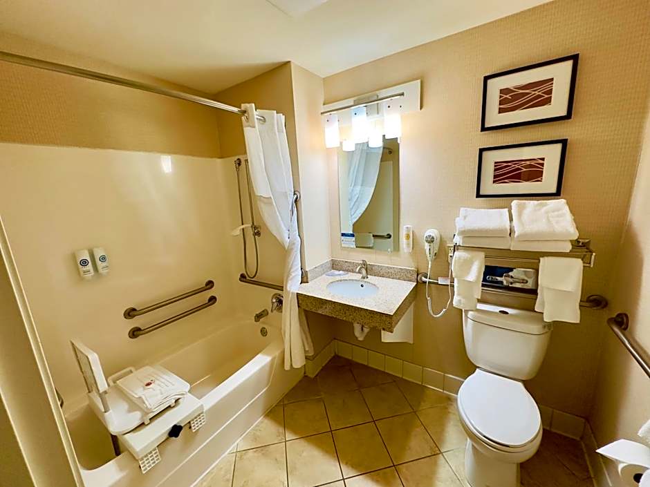 Comfort Inn & Suites Black River Falls I-94