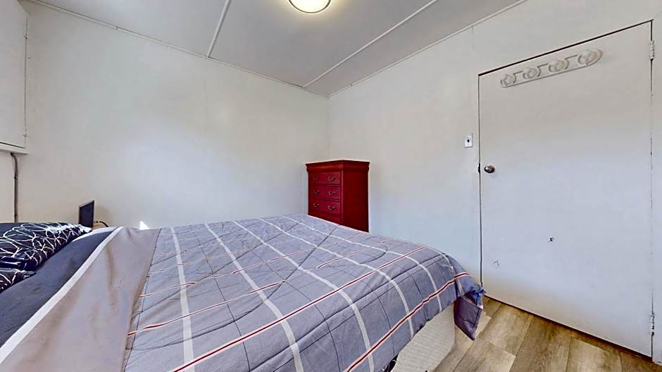 Main Beach River Retreat - Wasaga Beach 1 - Main Strip - 93 Mosley St