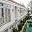 White Boutique Hotel and Restaurant