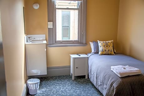 Single Room - Shared Bathroom