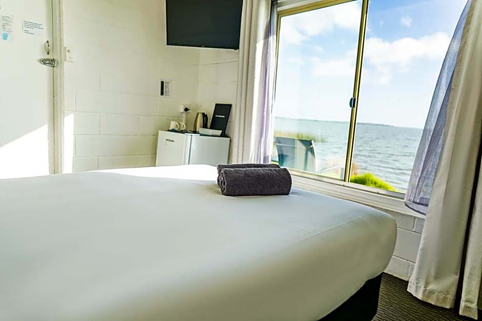 Meningie Waterfront Motel