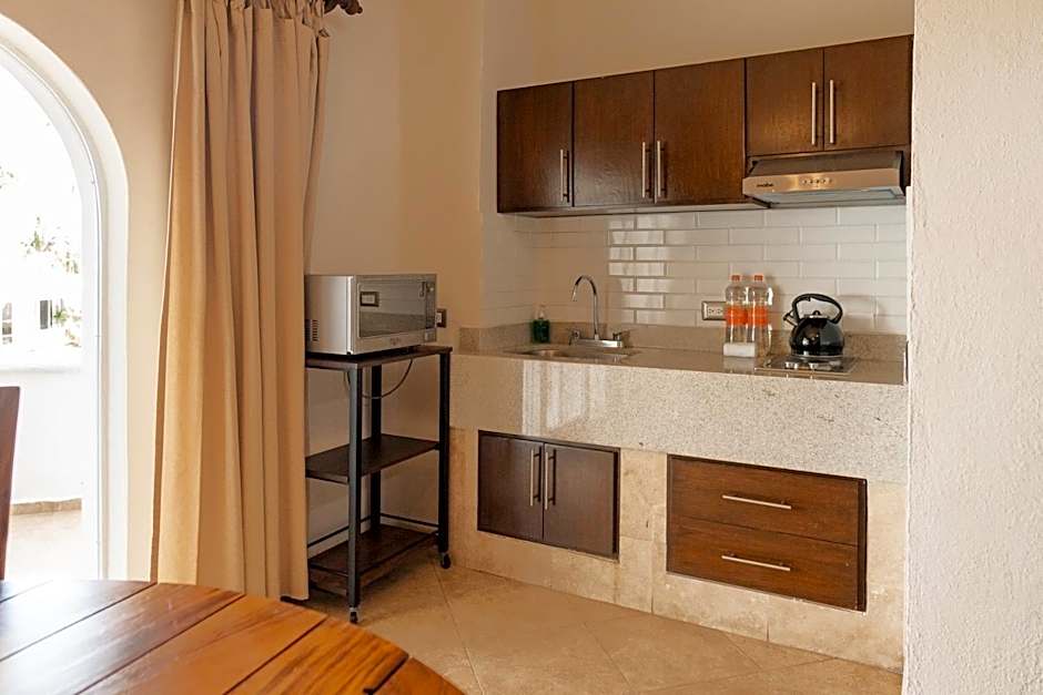 Hotel & Suites El Moro