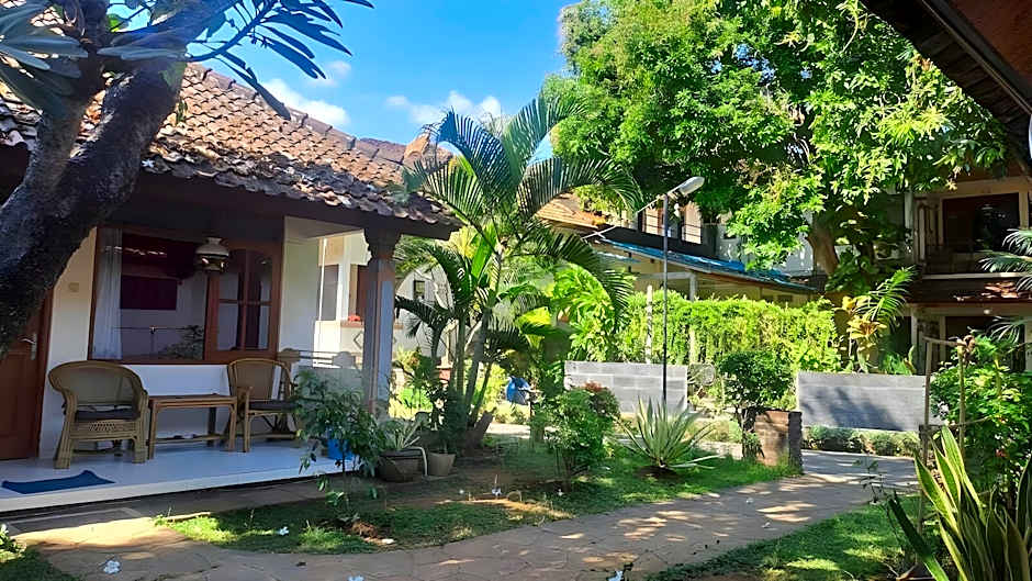 Lovina Beach Hotel