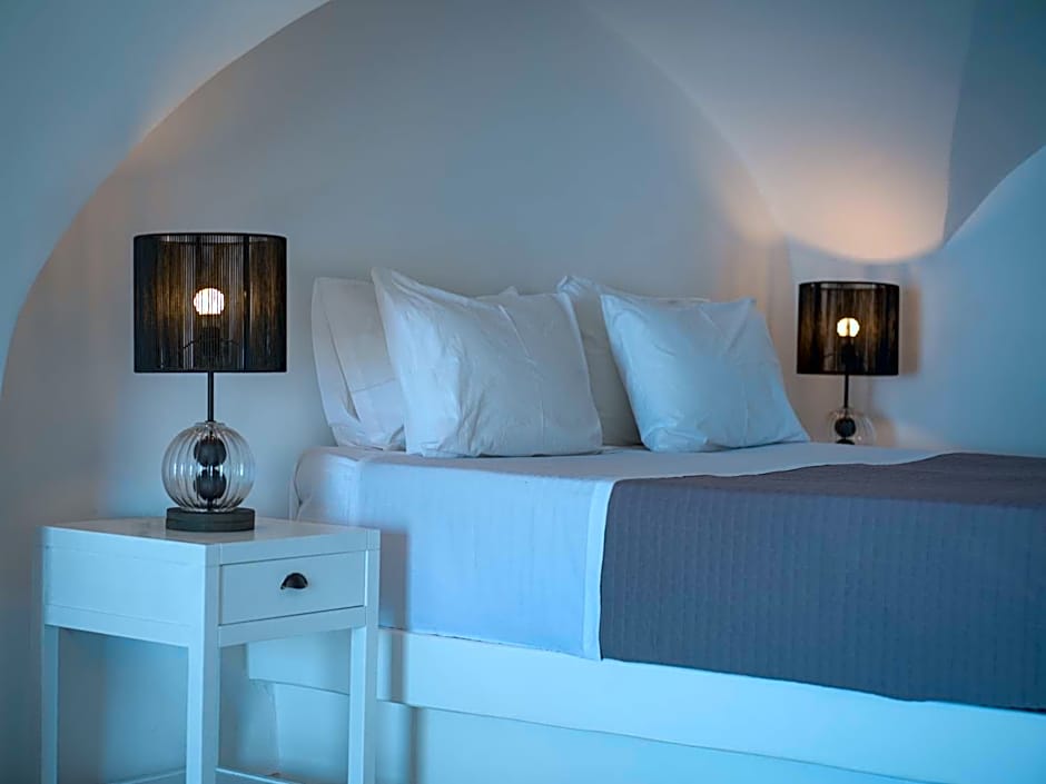 Anemos Cave Suites