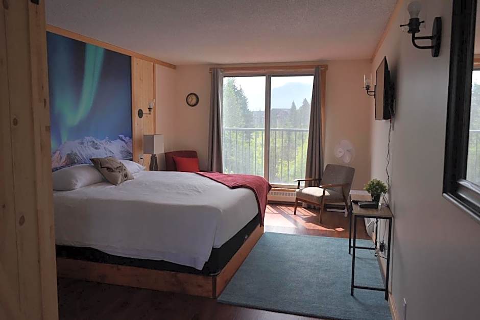 Photo 1 of 5 of Supreme 1 King Bed, No Pets