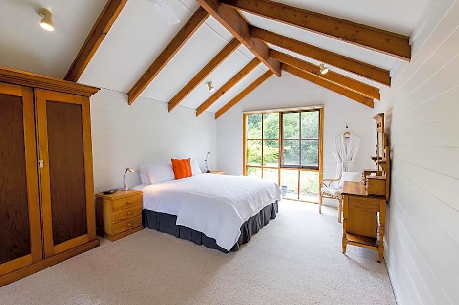 Braeside Mount Macedon Country Retreat Bed and Breakfast