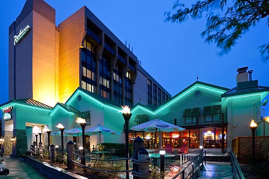Radisson Hotel Milwaukee West – Wauwatosa, WI