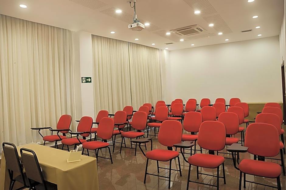 Tryp by Wyndham Varginha Cafe Royal