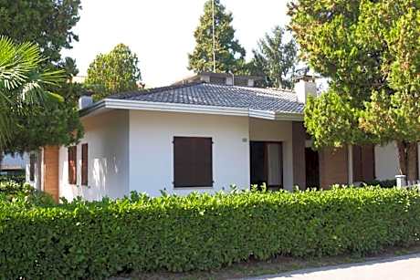 Comfortable villa in a quiet spot in Bibione