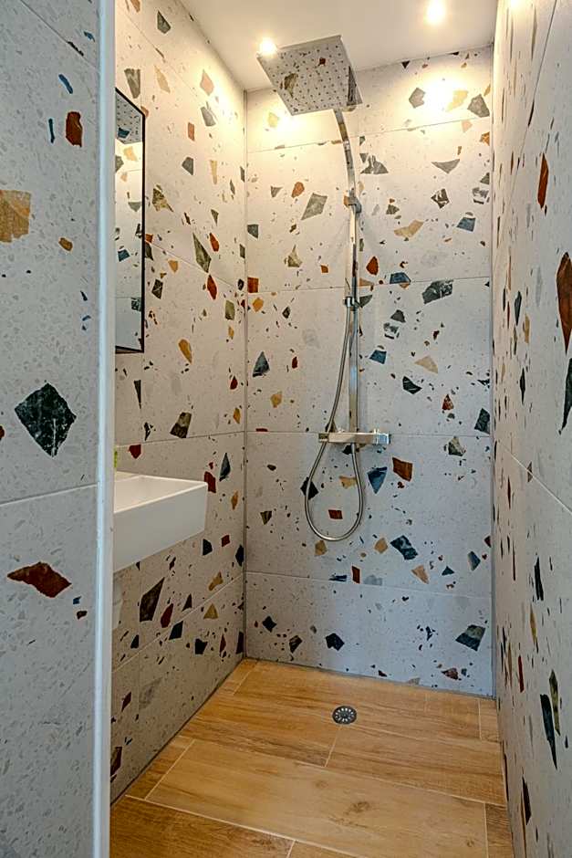 Single Fin Hotel & Lodge