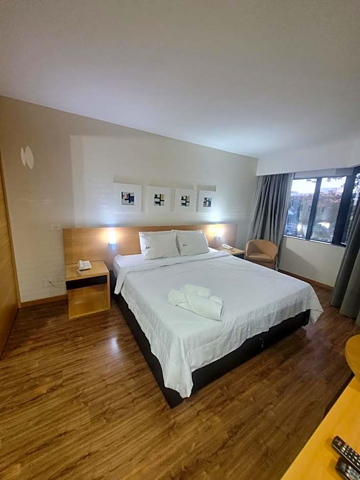 Flat no Golden Tulip By Rei dos Flats