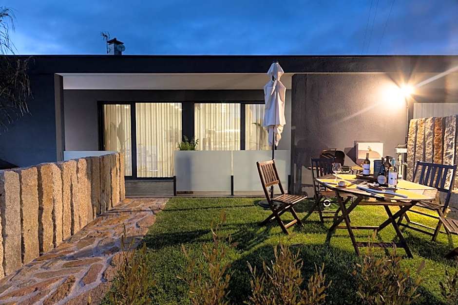 Abraços dos Avós - Casas de aldeia