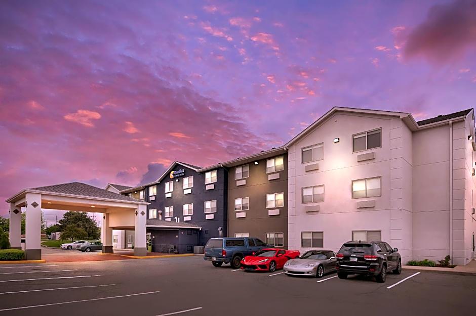 Comfort Inn & Suites North Greenfield