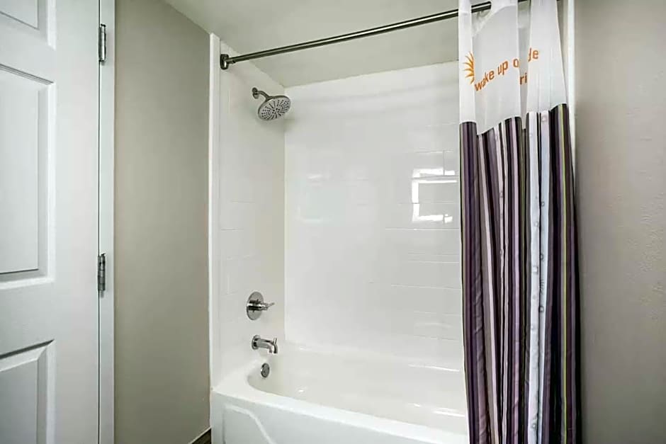 Comfort Inn & Suites Clearwater South - Pinellas Park