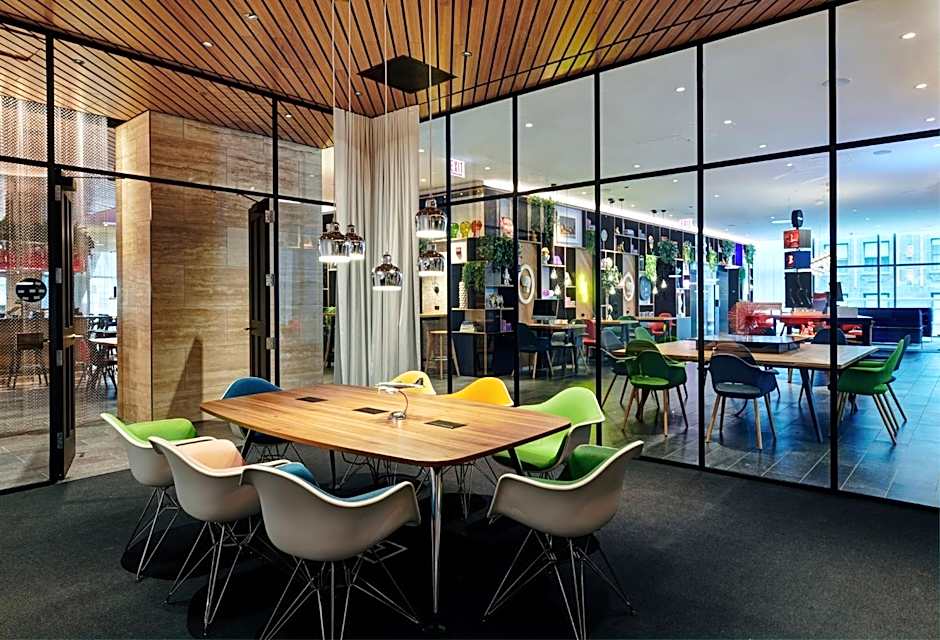 citizenM Chicago Downtown
