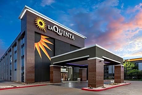 La Quinta Inn & Suites by Wyndham Houston Stafford Sugarland