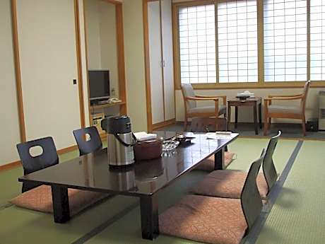Japanese-Style Family Room