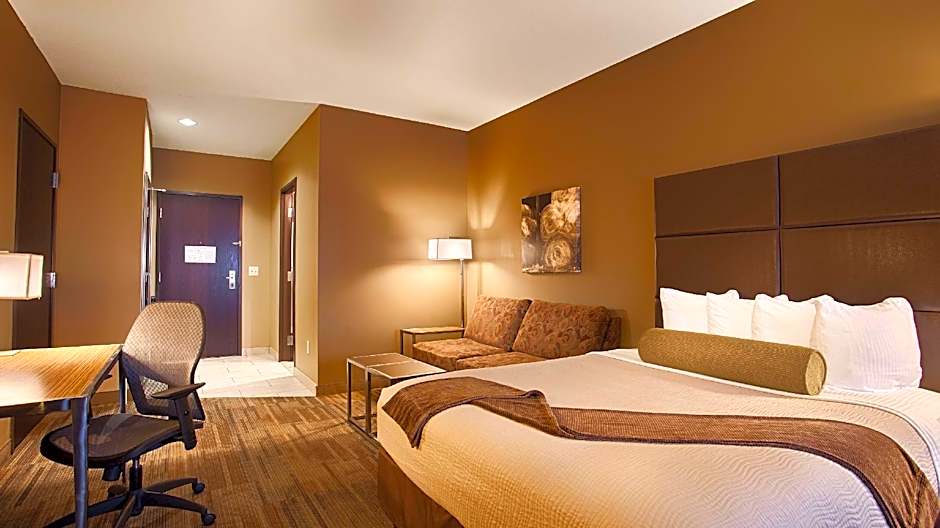 Best Western Plus Night Watchman Inn & Suites