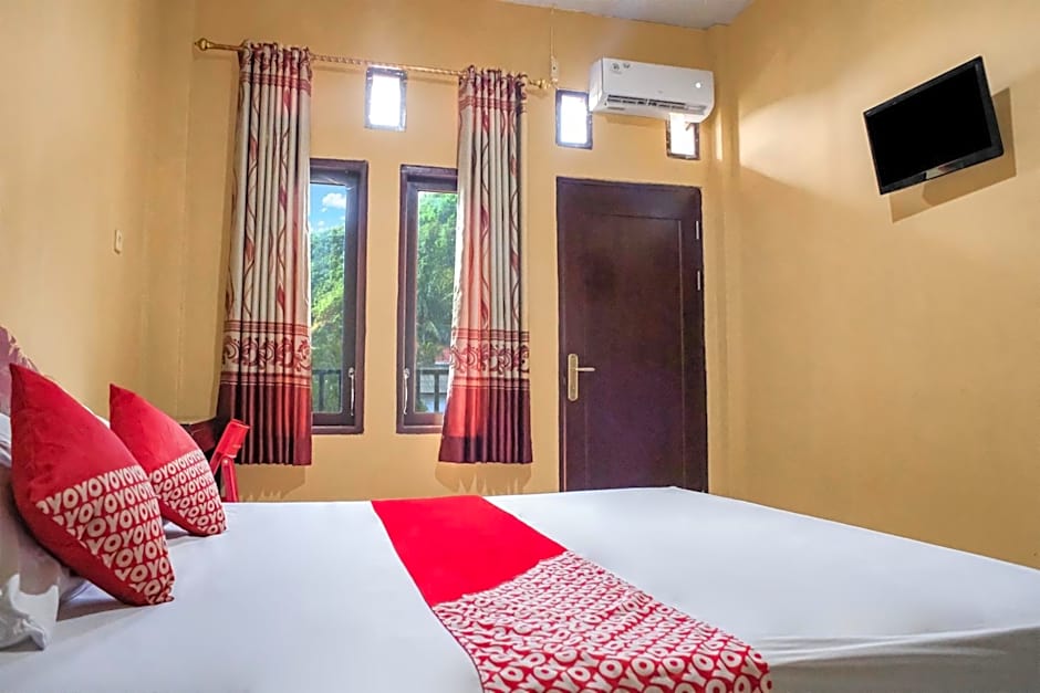 OYO 93332 Kharis Home Stay