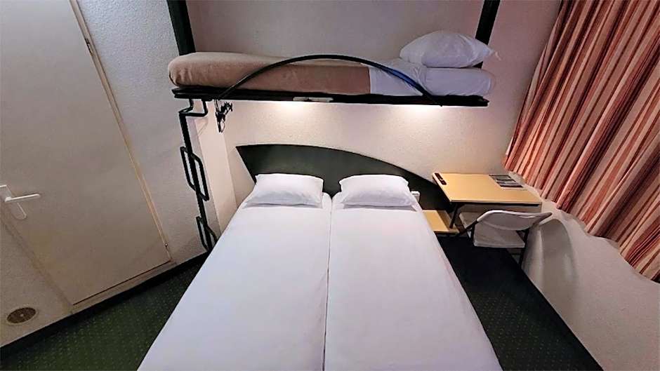 Good Night Hotel