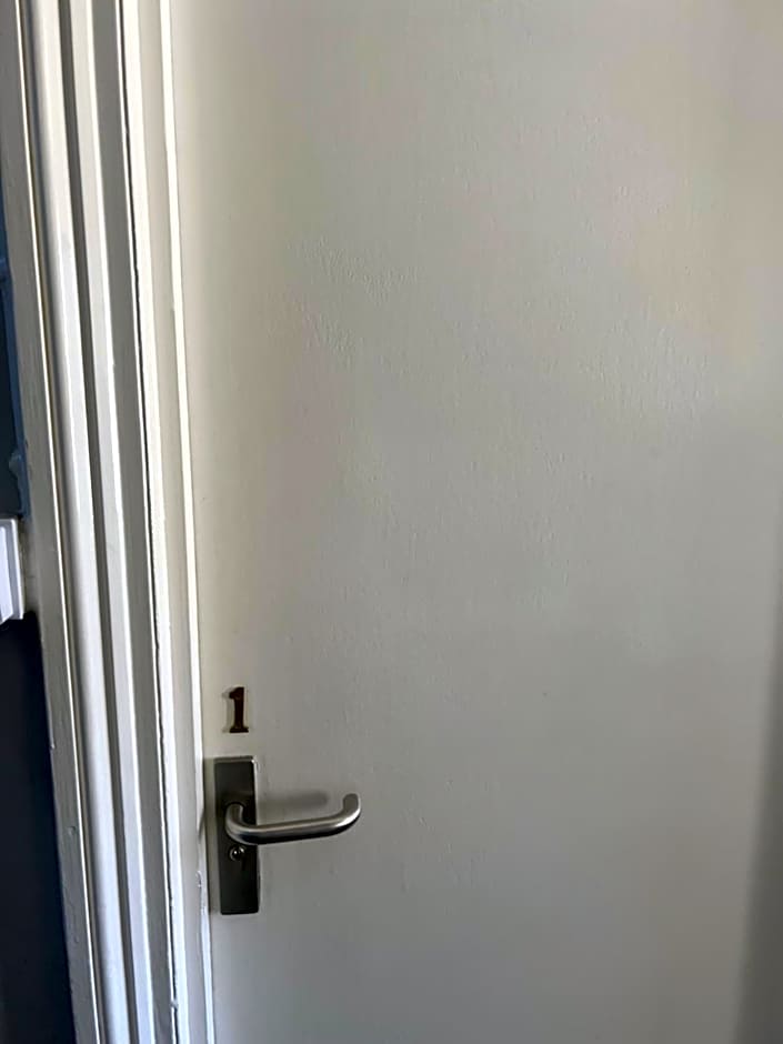 The Townhouse B and B free continental breakfast included