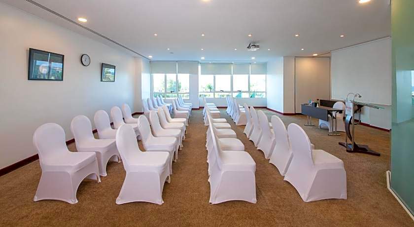 Ramada Beach Hotel Ajman