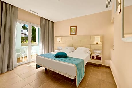 DOUBLE SINGLE USE WITH BALCONY GARDEN VIEW