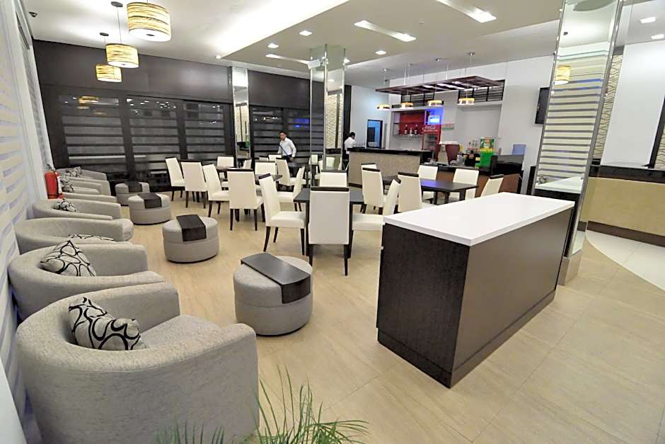 Casablanca Suites Near Airport