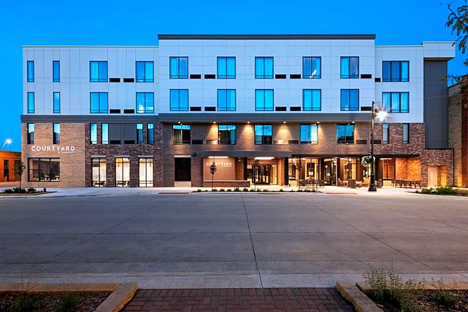 Courtyard by Marriott Owatonna Downtown