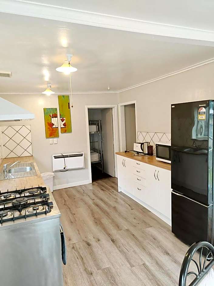 Sapphire Springs Holiday Park and Thermal Pools