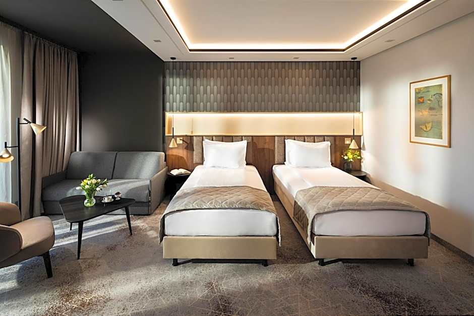 Kings' Valley Medical & Spa Hotel