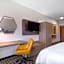 Holiday Inn Express & Suites Pittsburg By IHG