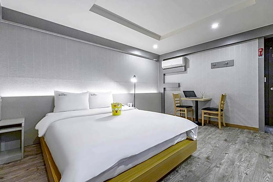 Hotel M story