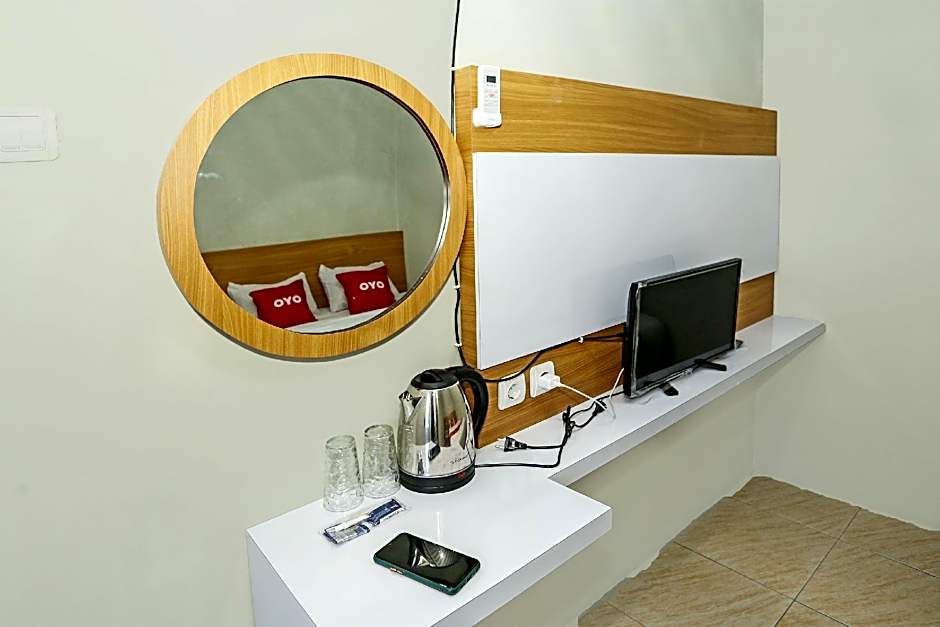 OYO 91944 Atiq Homestay Syariah