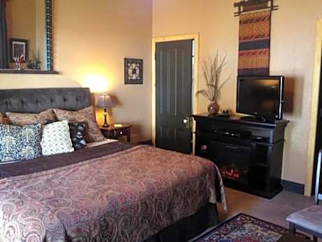 King Room with Garden view and Private Bathroom/TV #5