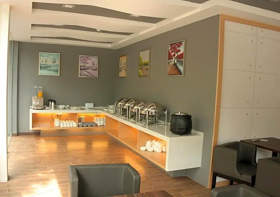 Ritz Suites