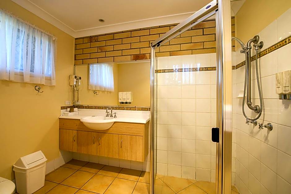 Cotswold Motor Inn