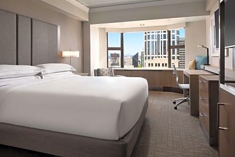 Executive Floor King Room with City View - Accessible 