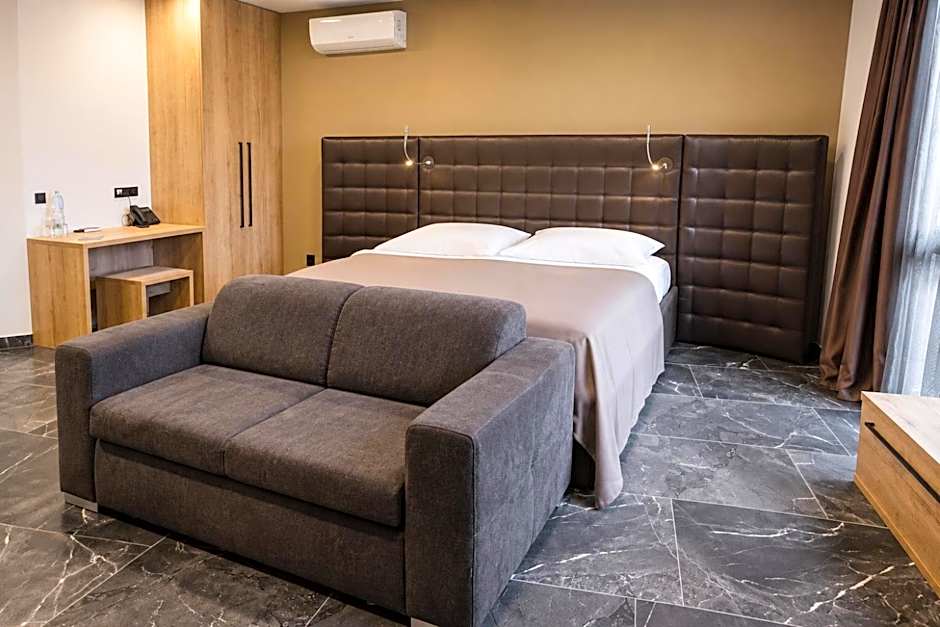 4 SMART HOTEL