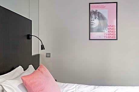 1 Double Bed Non-Smoking Standard Room Work Desk Wi-Fi Hairdryer Full Breakfast