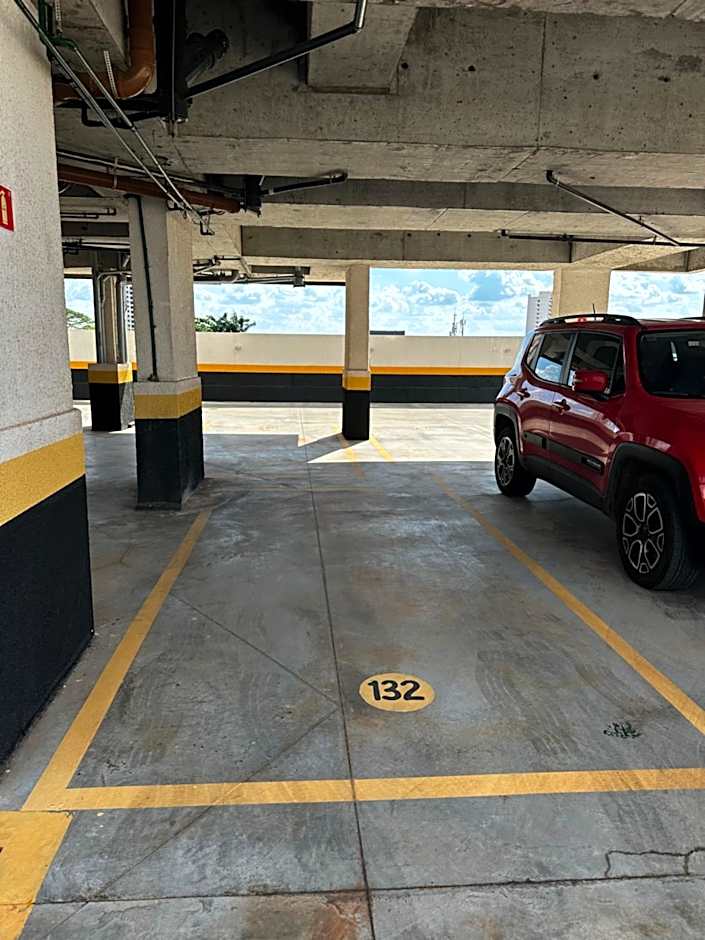 Apartamento mobiliado a 500m do Goiânia Shopping