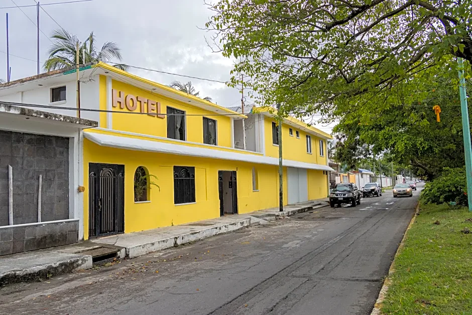 OYO Hotel Marías,Aeropuerto Internacional de Chetumal