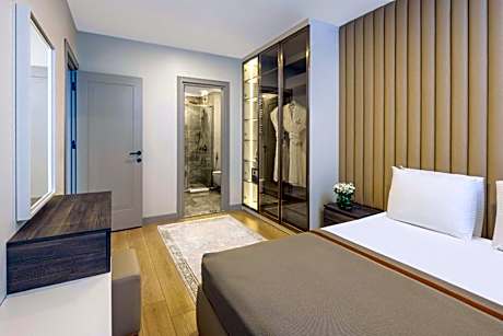 One Bedroom Apartment with City View