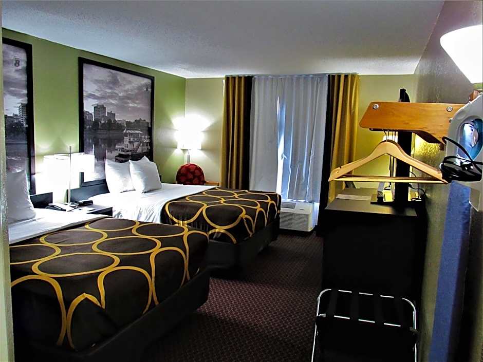 Super 8 by Wyndham New Cumberland